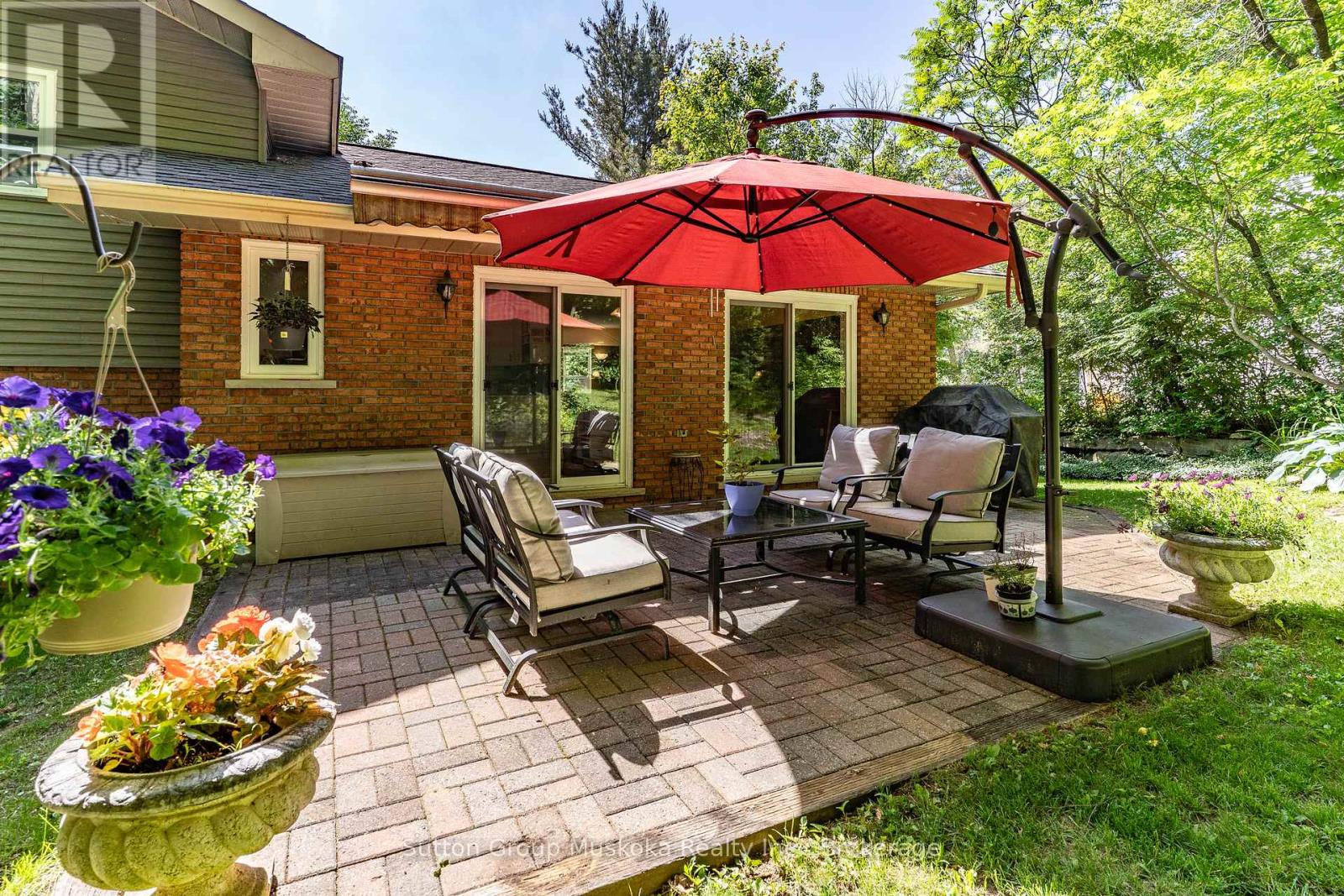 Photo 36 of 12 Silver Oaks Crescent, Huntsville ON