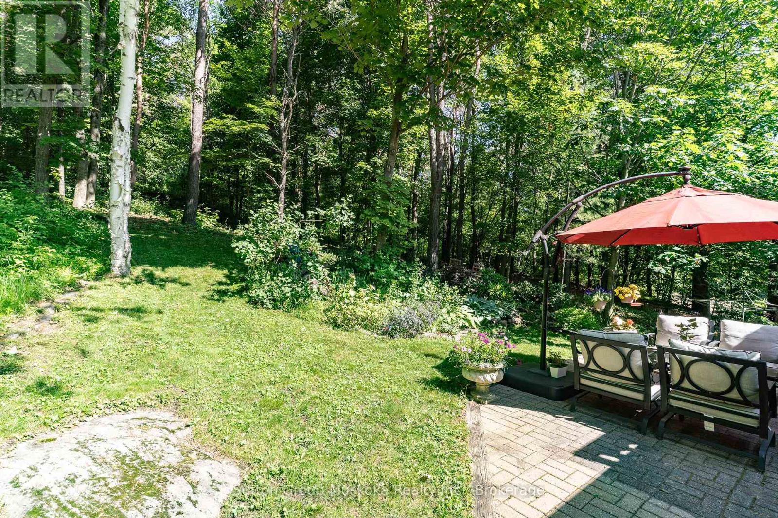 Photo 5 of 12 Silver Oaks Crescent, Huntsville ON