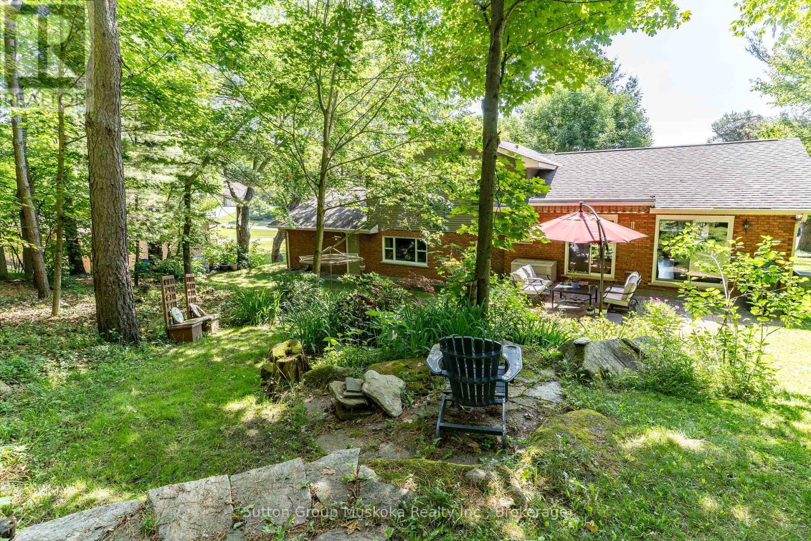 Photo 17 of 12 Silver Oaks Crescent, Huntsville ON