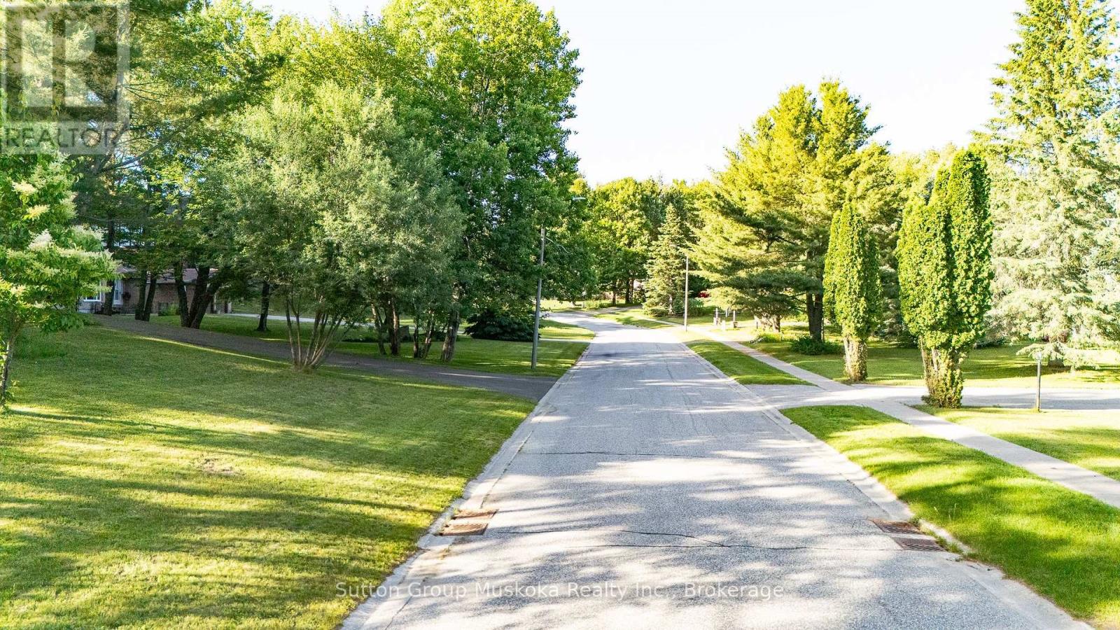 Photo 26 of 12 Silver Oaks Crescent, Huntsville ON