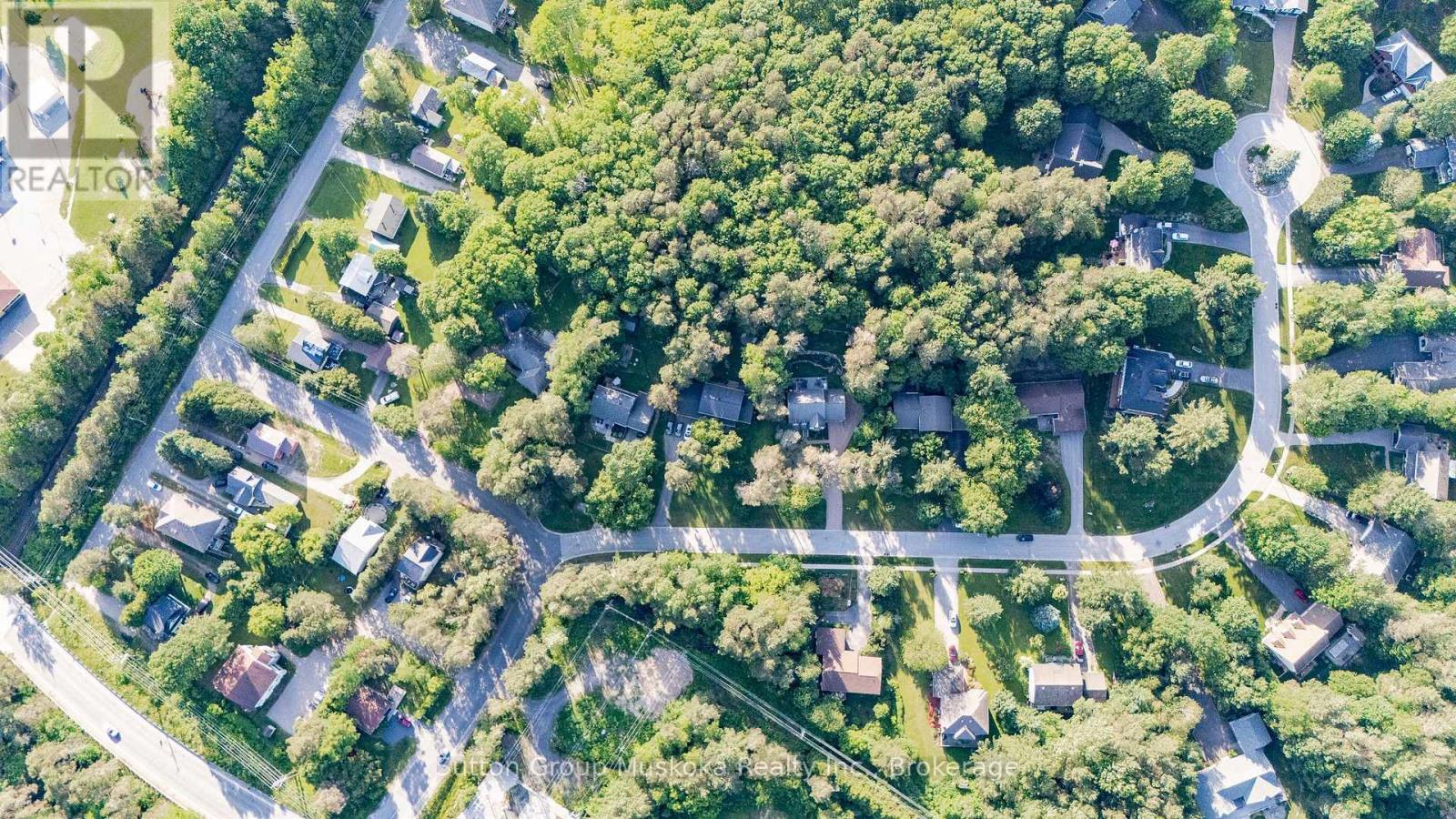 Photo 33 of 12 Silver Oaks Crescent, Huntsville ON