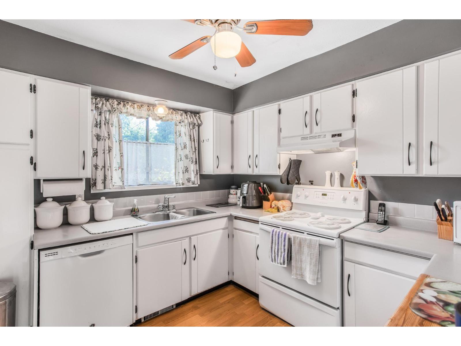 Photo 2 of 6 32870 Bevan Way, Abbotsford BC