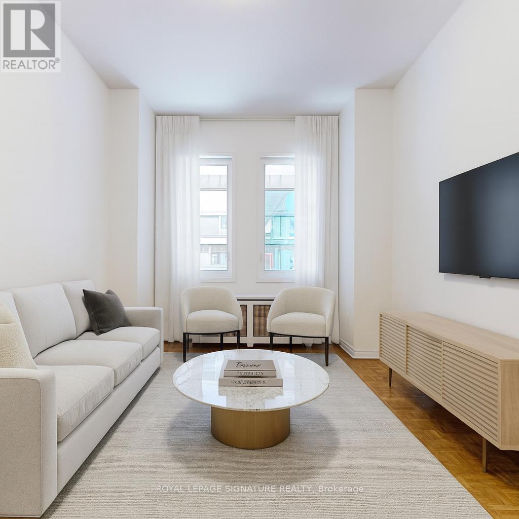 Photo 7 of Main 247 Palmerston Avenue, Toronto ON