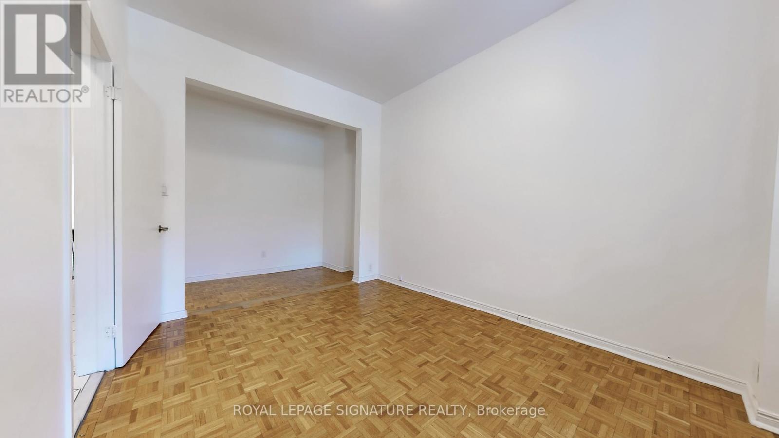 Photo 3 of Main 247 Palmerston Avenue, Toronto ON