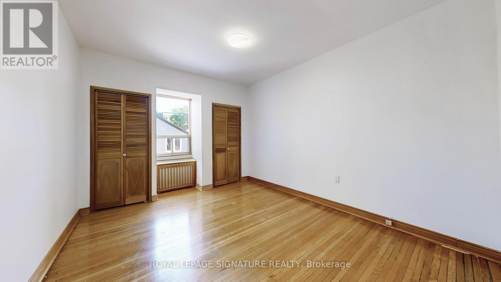 Photo 11 of Main 247 Palmerston Avenue, Toronto ON