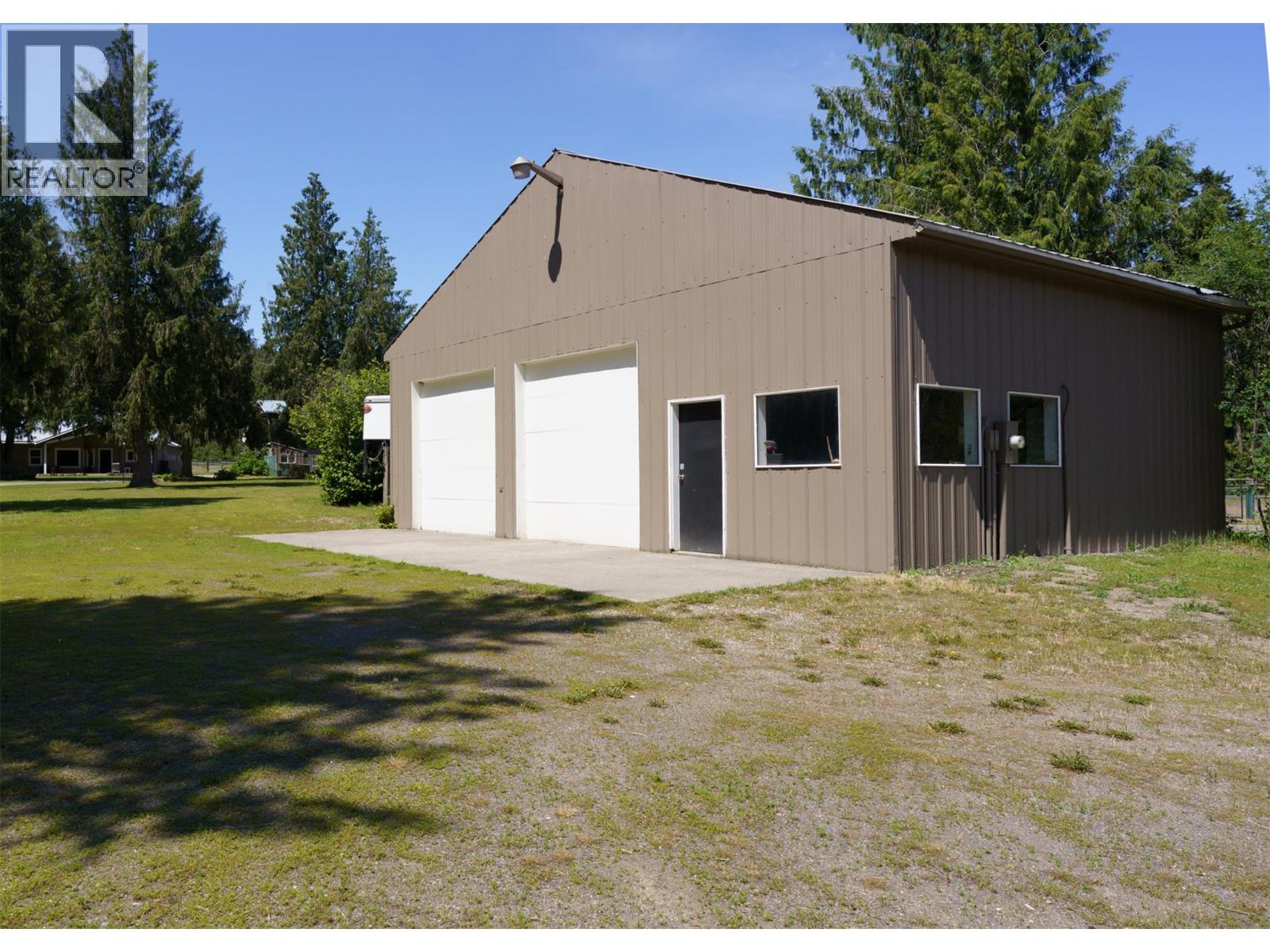 Photo 5 of 4452 Sleepy Hollow Road, Armstrong BC