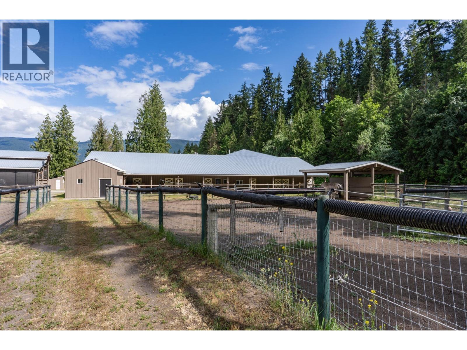 Photo 8 of 4452 Sleepy Hollow Road, Armstrong BC