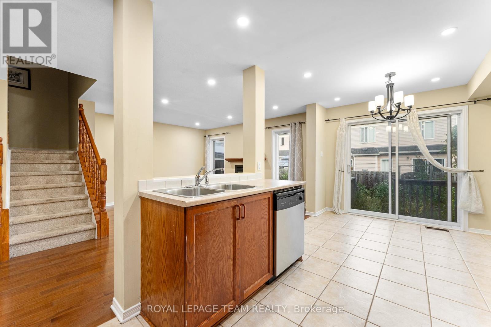 Photo 1 of 251 Felicia Crescent, Ottawa ON