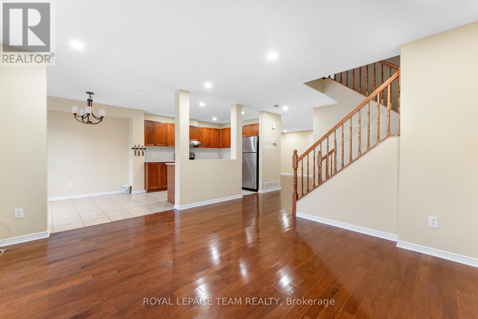 Photo 17 of 251 Felicia Crescent, Ottawa ON