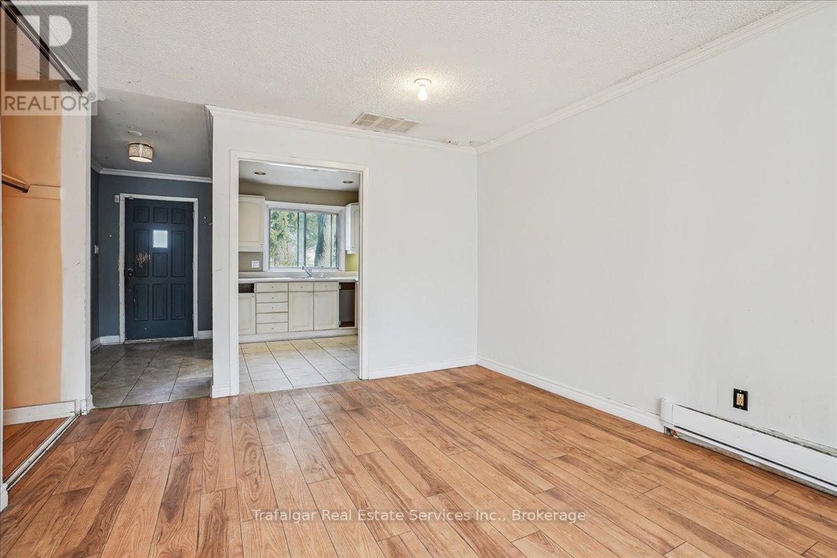Photo 7 of 66 Worthington Drive, Oakville ON