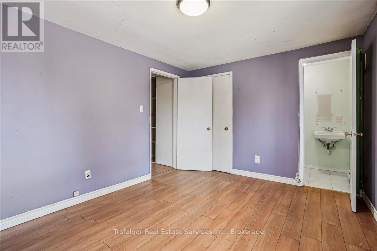 Photo 30 of 66 Worthington Drive, Oakville ON