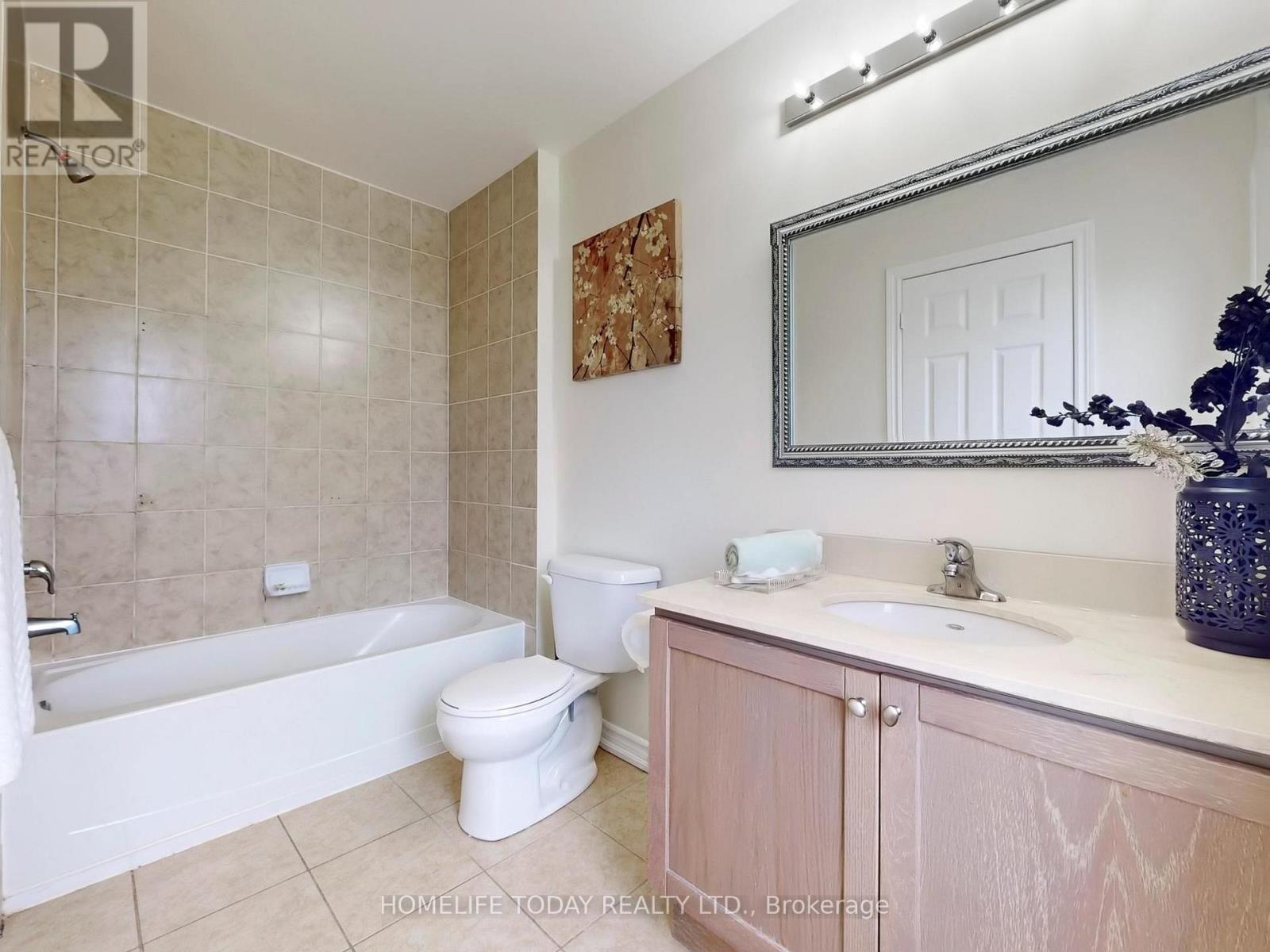 Photo 28 of 468 Roy Rainey Avenue, Markham ON