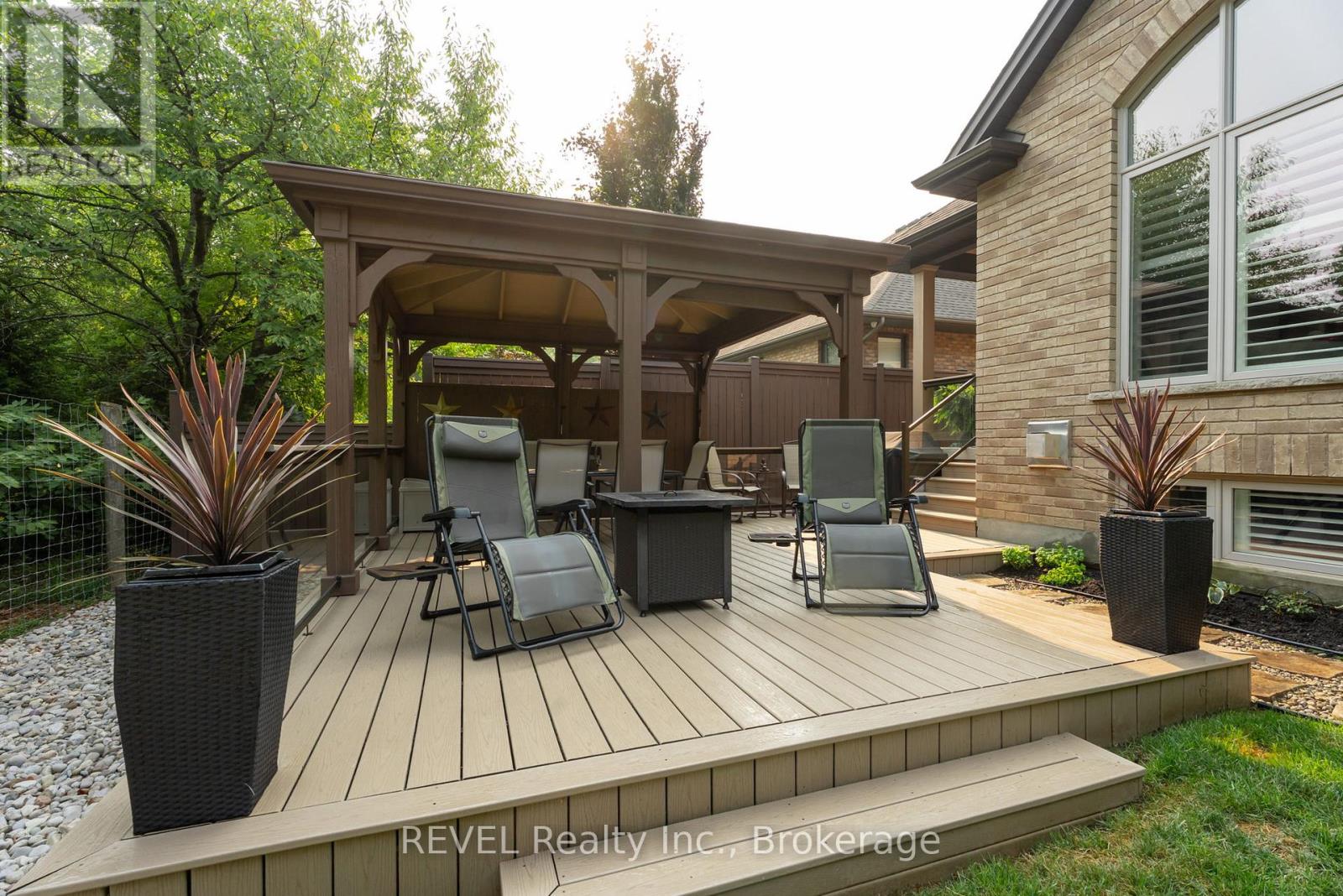 Photo 38 of 4 Tulip Tree Road, Niagaraonthelake ON