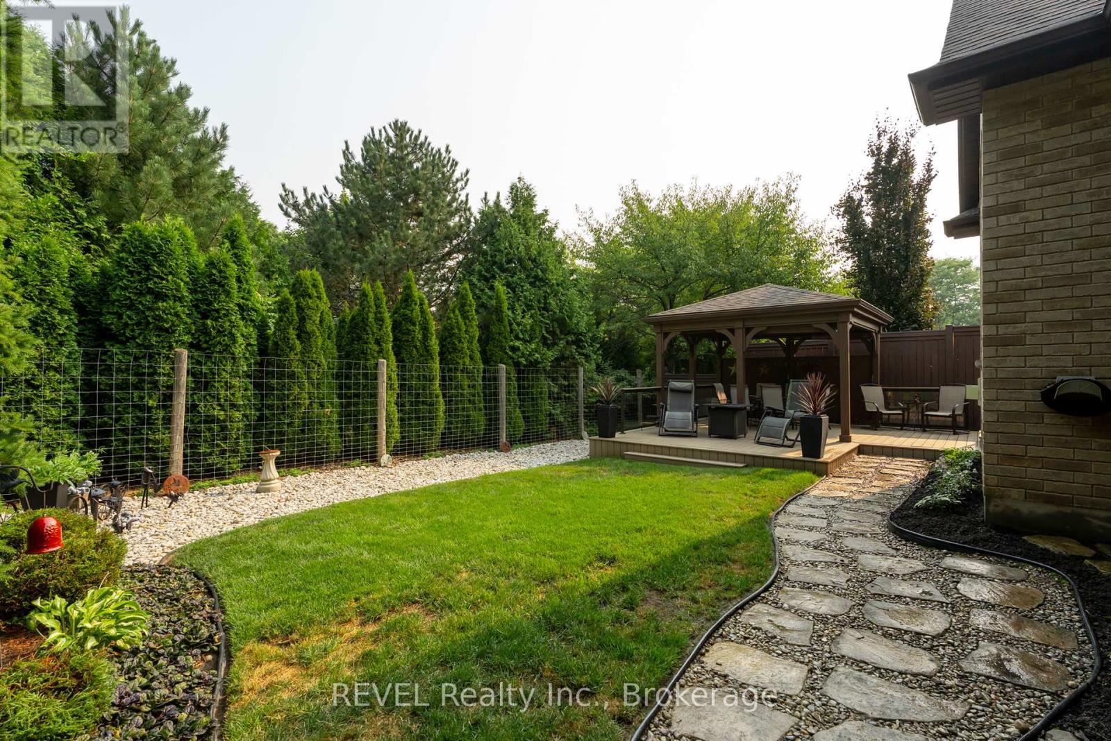 Photo 39 of 4 Tulip Tree Road, Niagaraonthelake ON