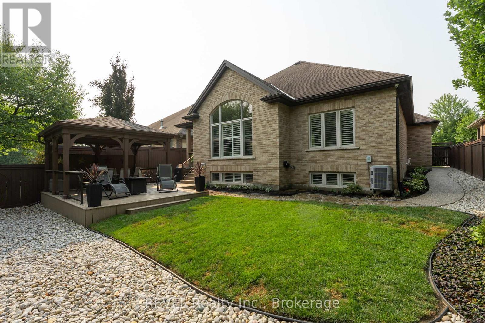 Photo 40 of 4 Tulip Tree Road, Niagaraonthelake ON
