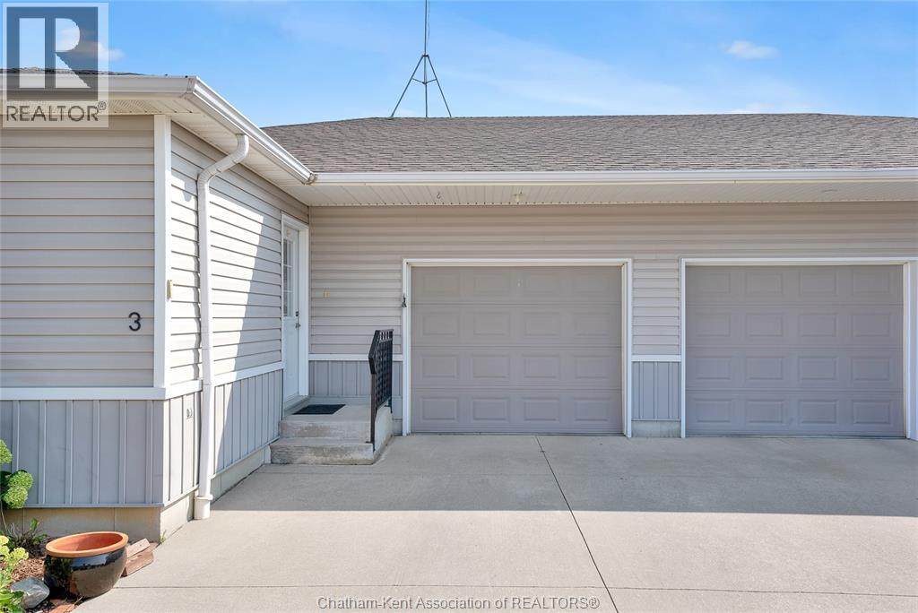 Photo 25 of 3 Schooner Court, Chatham ON