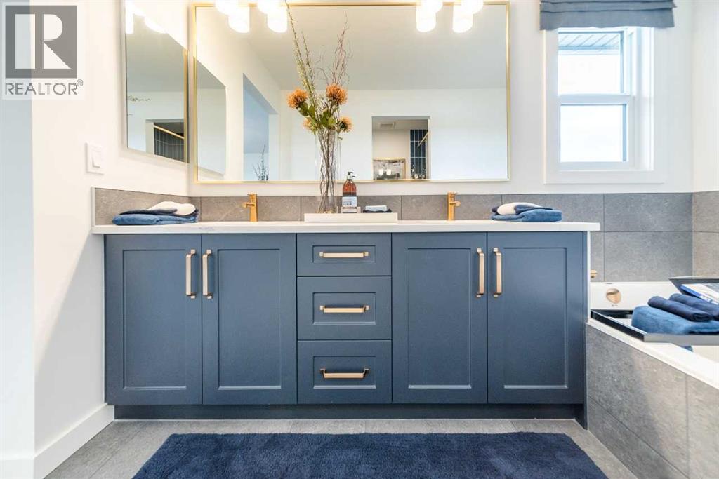 Photo 18 of 704 Langley Terrace Se, Airdrie AB