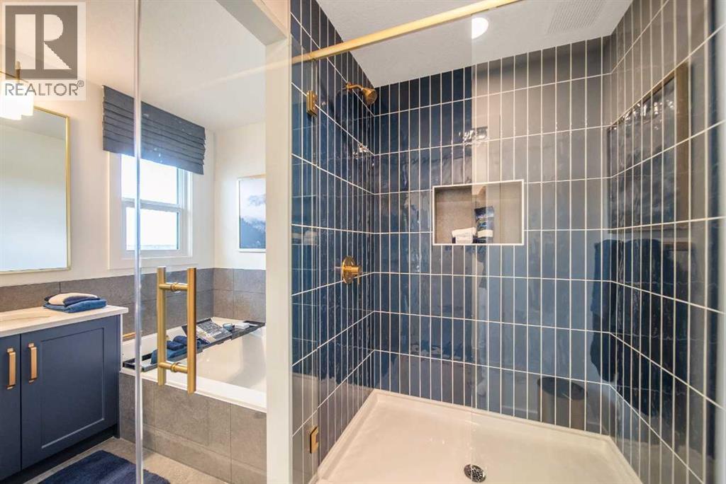 Photo 2 of 704 Langley Terrace Se, Airdrie AB