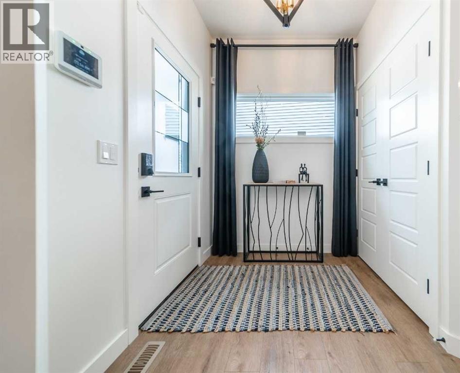 Photo 1 of 704 Langley Terrace Se, Airdrie AB
