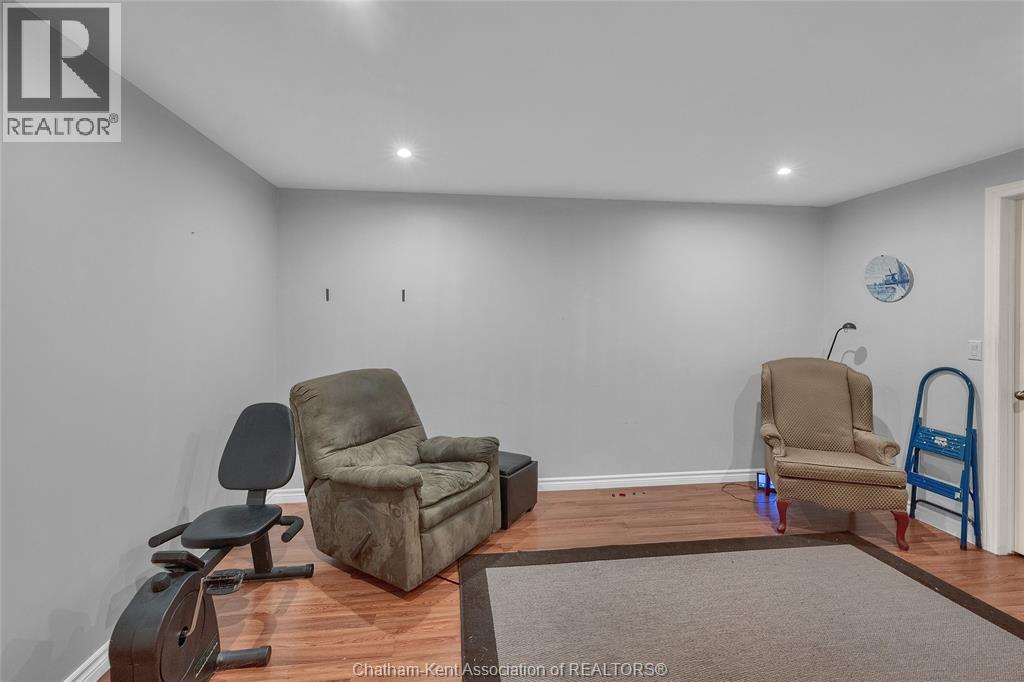 Photo 28 of 3 Schooner Court, Chatham ON
