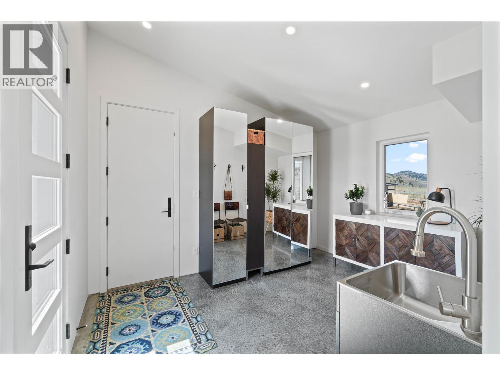 Photo 4 of 5604 Rodeo Drive, Kamloops BC