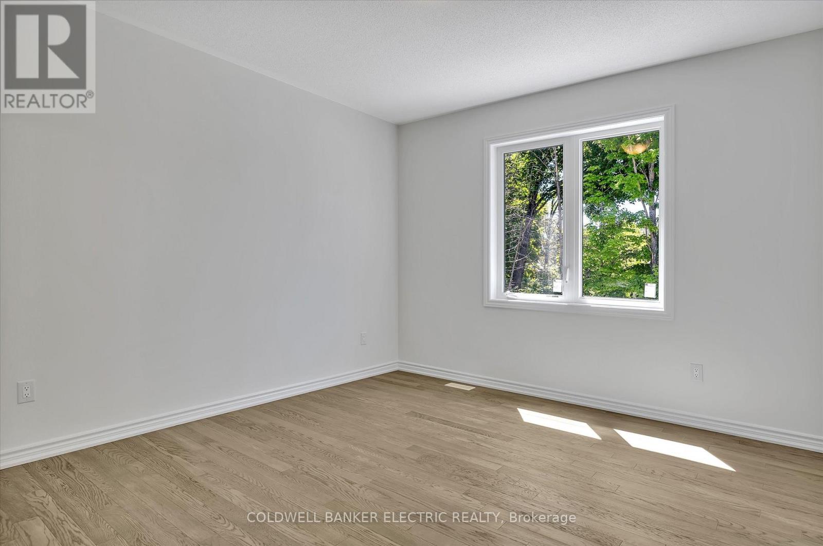 Photo 1 of 3 Hillcroft Way, Kawartha Lakes ON