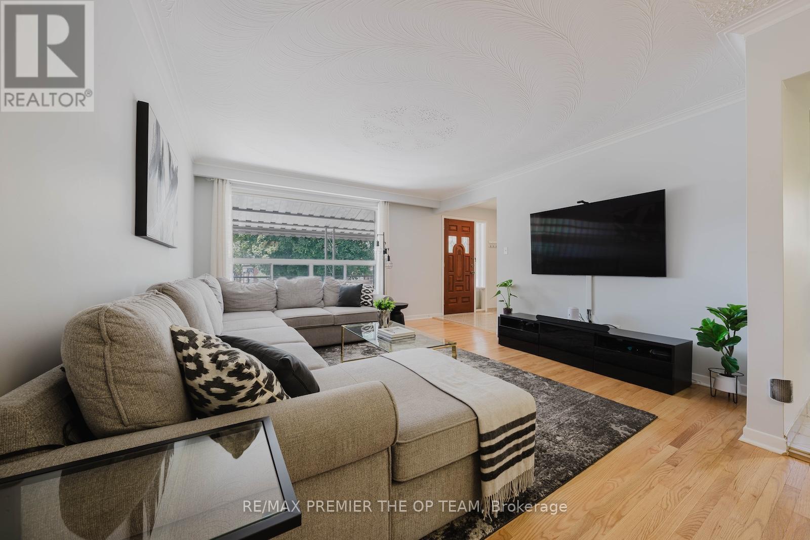 Photo 8 of 2939 Islington Avenue, Toronto ON