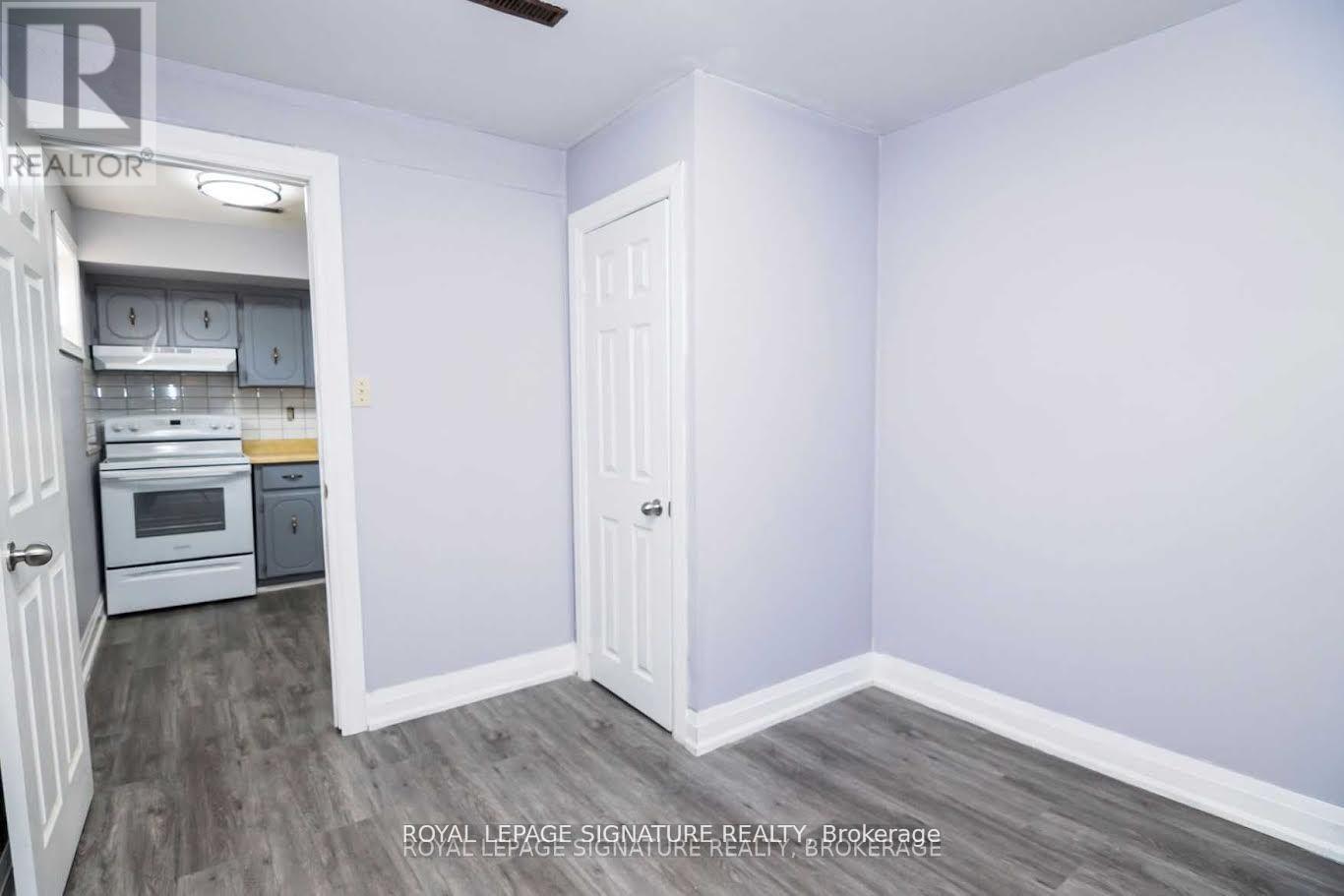 Photo 4 of 827 Stainton Drive, Mississauga ON