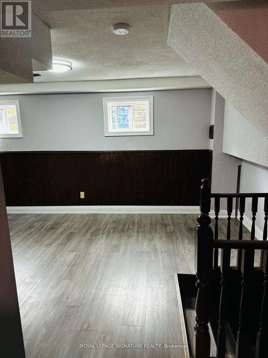 Photo 6 of 827 Stainton Drive, Mississauga ON