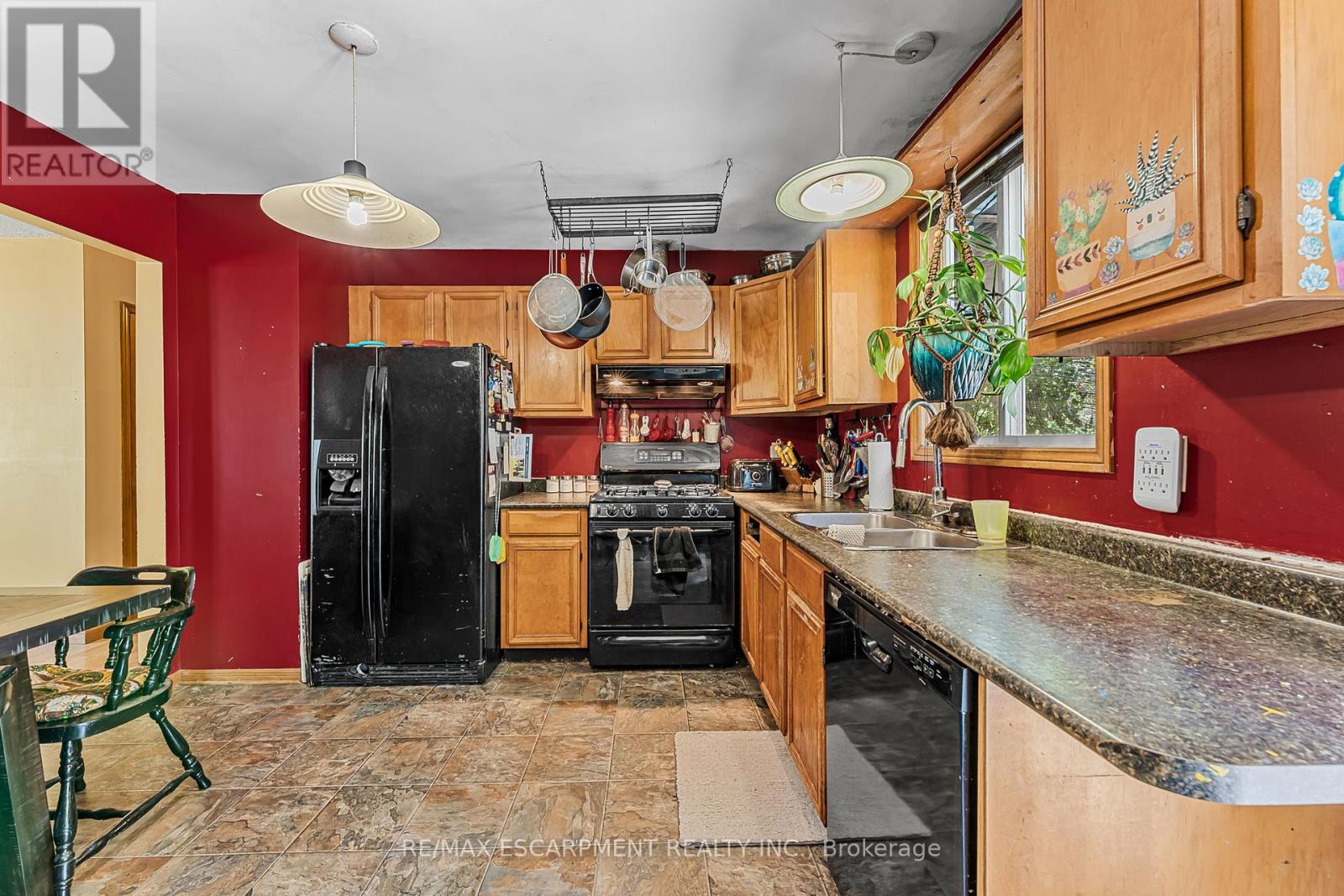 Photo 19 of 40 Wade Road, West Lincoln ON