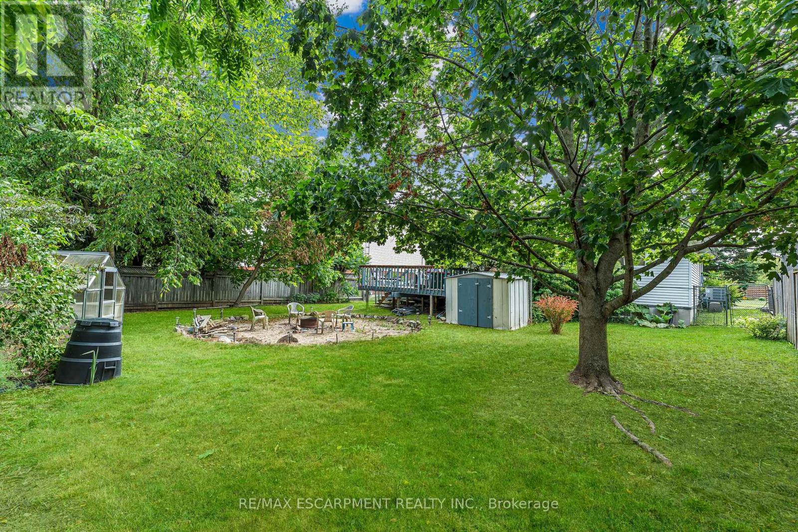 Photo 4 of 40 Wade Road, West Lincoln ON