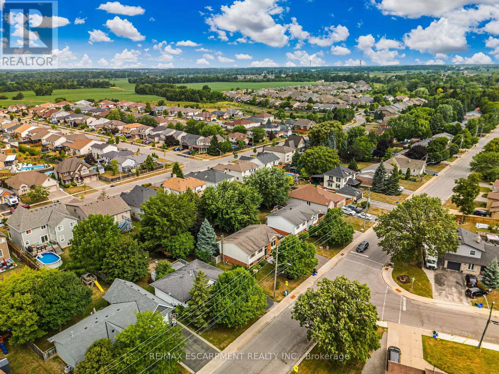 Photo 32 of 40 Wade Road, West Lincoln ON