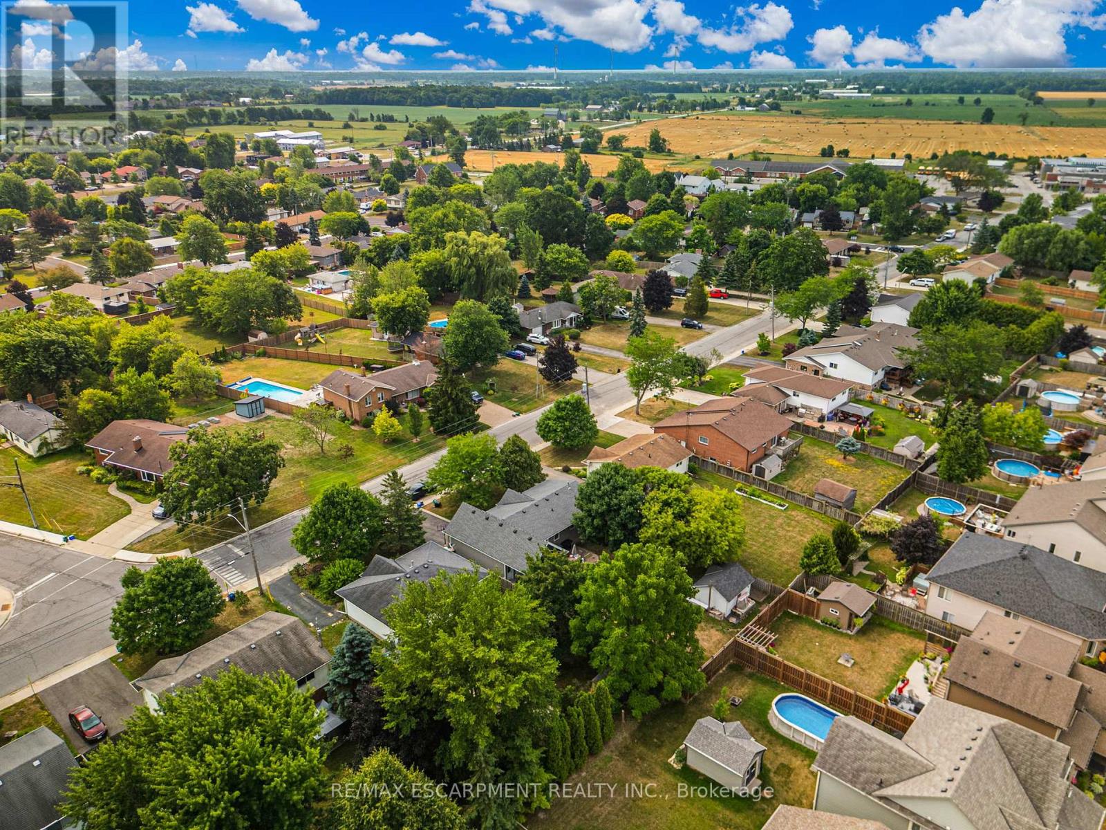 Photo 15 of 40 Wade Road, West Lincoln ON