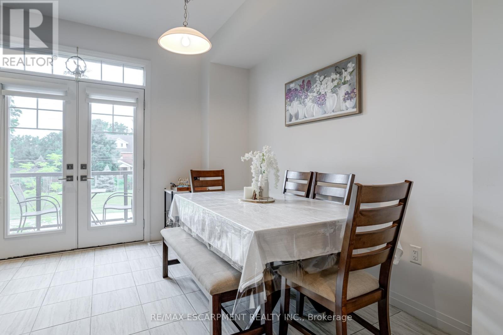 Photo 6 of 13 Pringle Lane, Hamilton ON