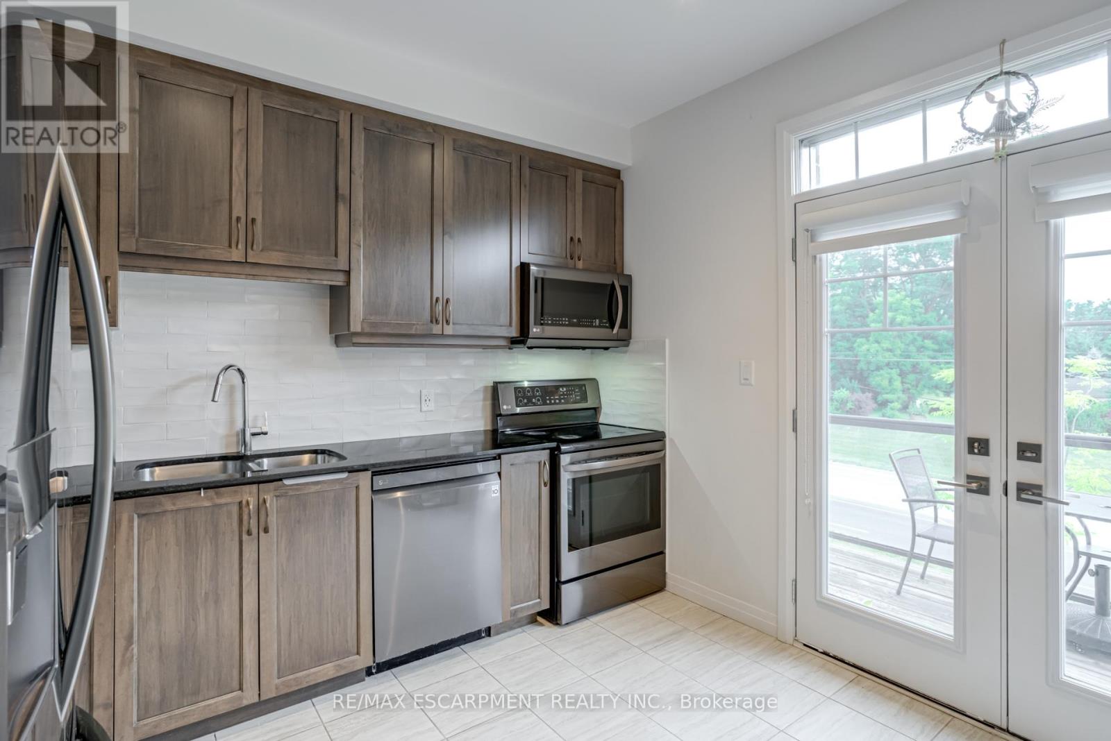 Photo 38 of 13 Pringle Lane, Hamilton ON