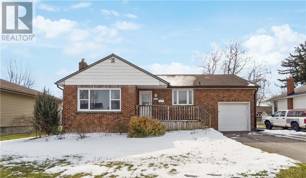 Photo 12 of 207 Thorold Road N, Welland ON