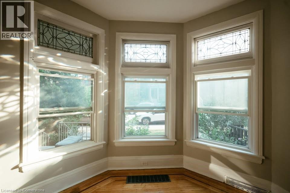 Photo 3 of 122 Robinson Street, Hamilton ON