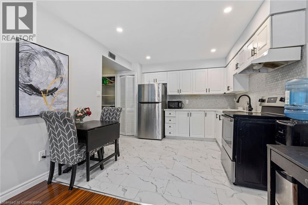 Photo 16 of 28 Victoria Avenue N Unit 104, Hamilton ON