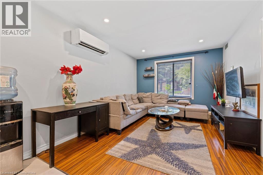 Photo 19 of 28 Victoria Avenue N Unit 104, Hamilton ON