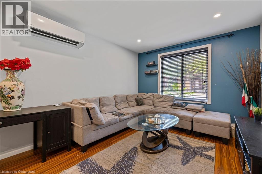 Photo 1 of 28 Victoria Avenue N Unit 104, Hamilton ON