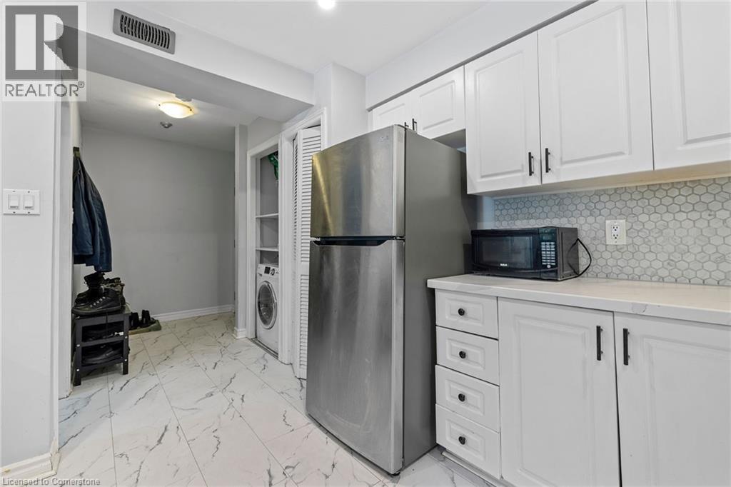 Photo 21 of 28 Victoria Avenue N Unit 104, Hamilton ON