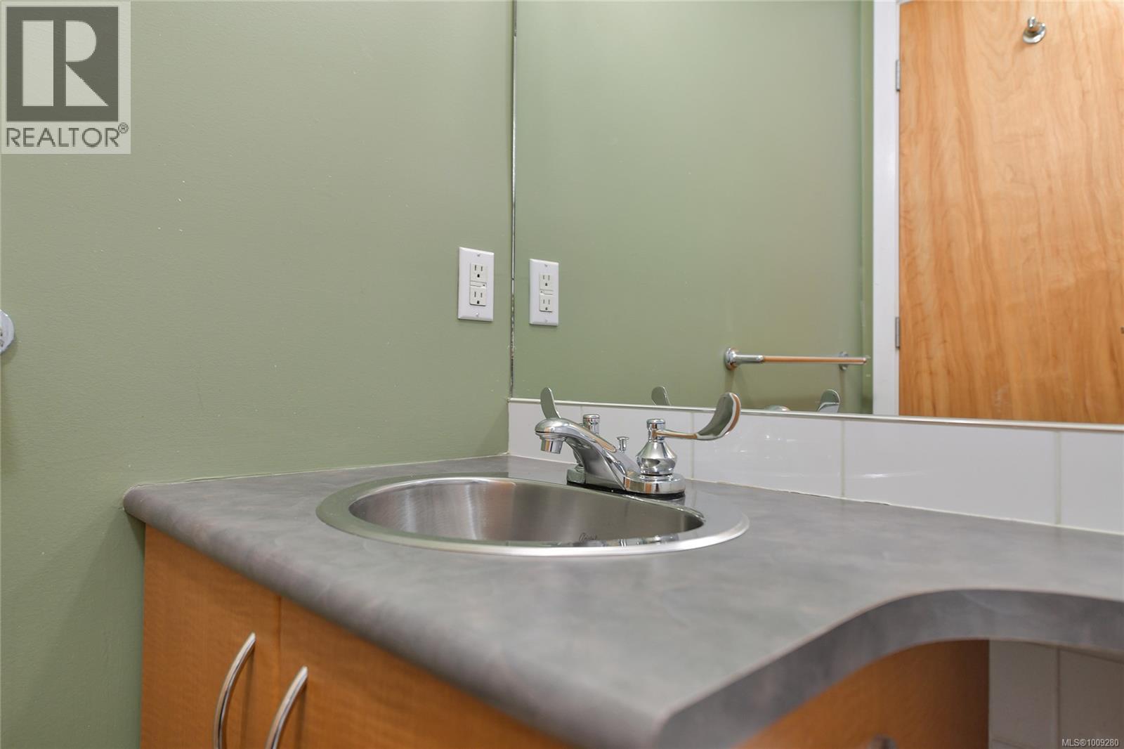 Photo 6 of 513 409 Swift St, Victoria BC