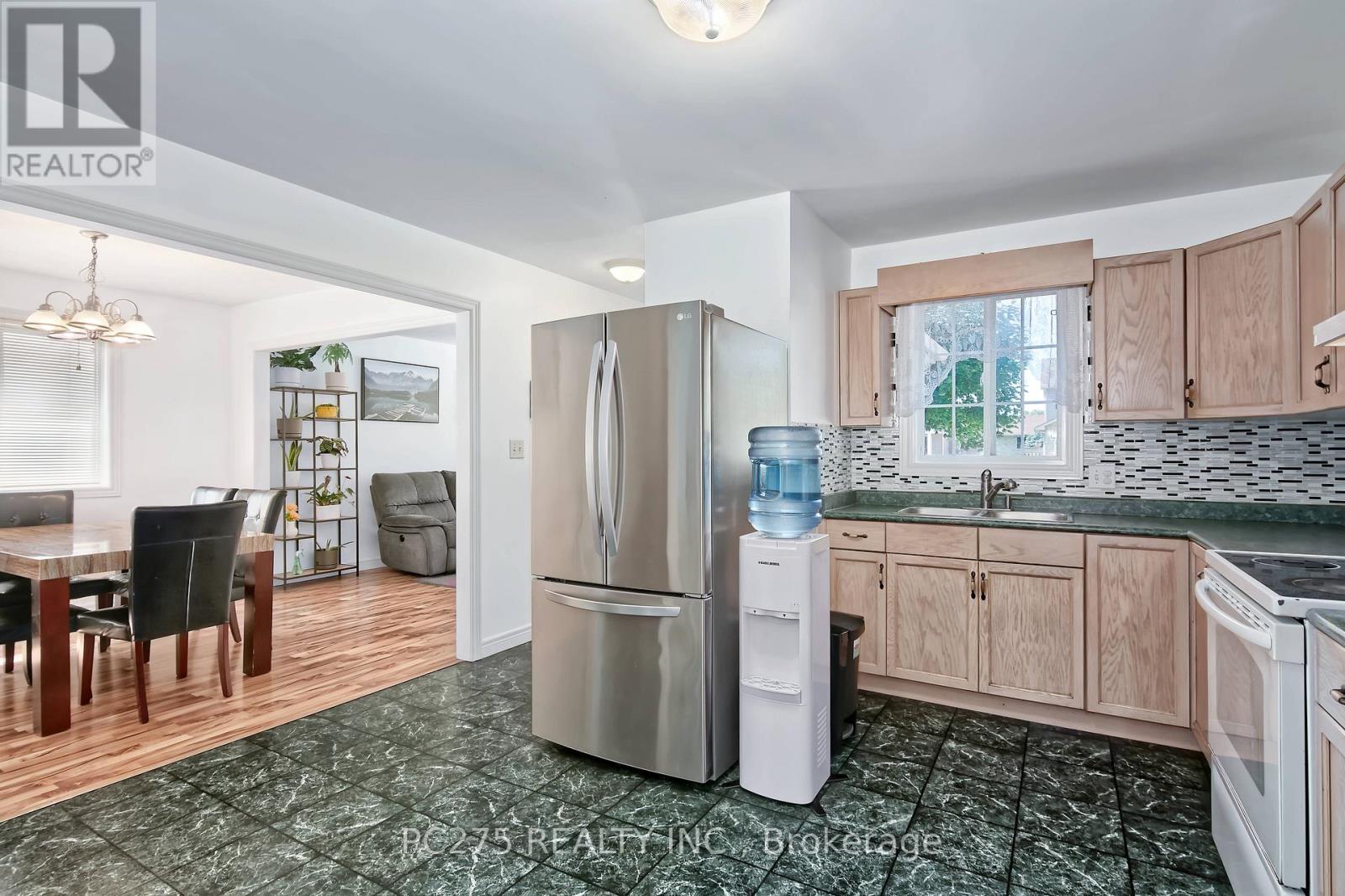 Photo 28 of 402 Chestnut Street, St Thomas ON