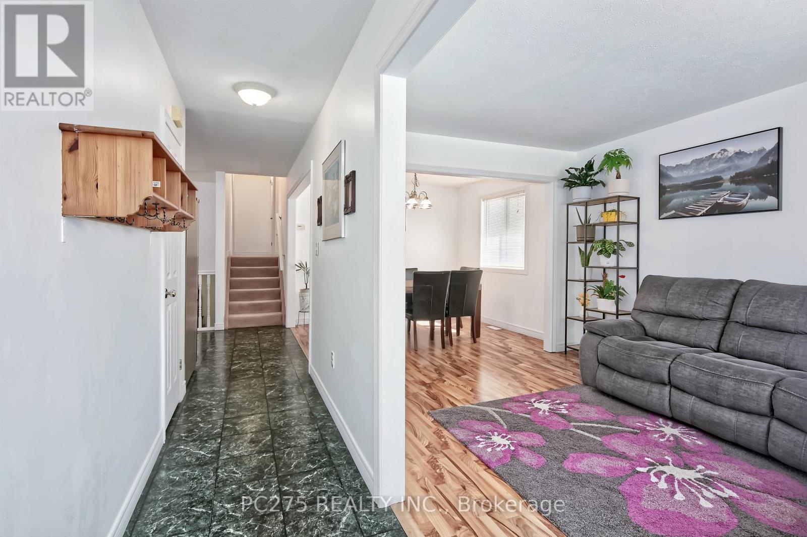 Photo 9 of 402 Chestnut Street, St Thomas ON