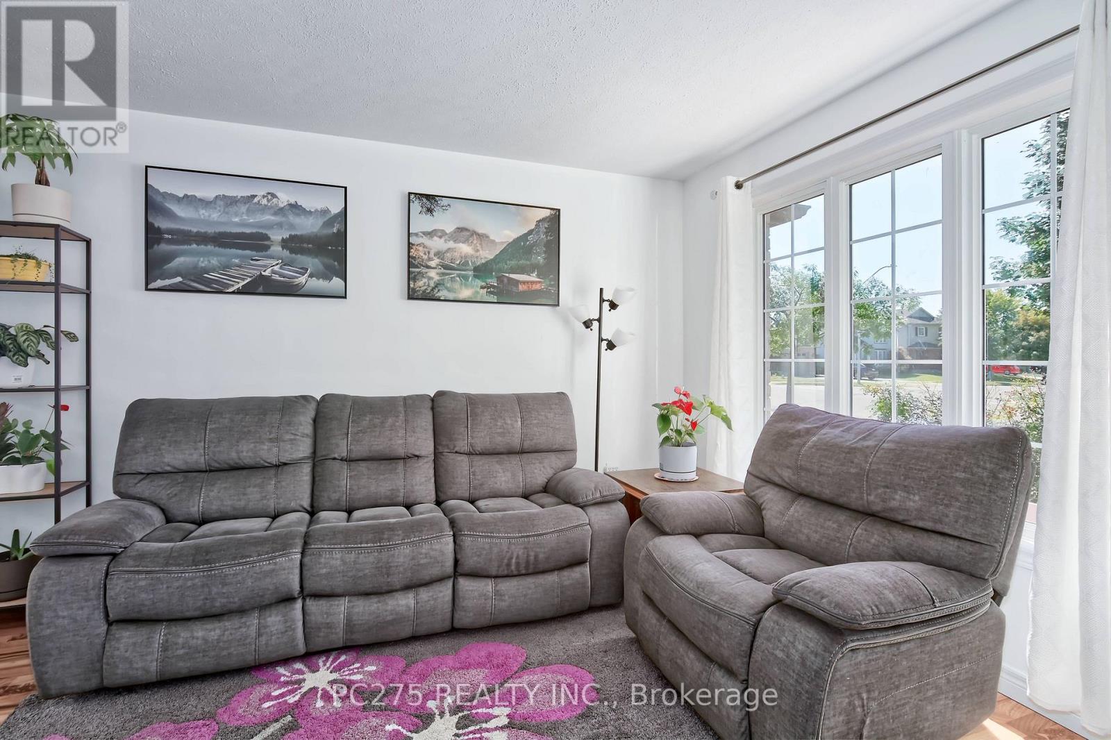 Photo 17 of 402 Chestnut Street, St Thomas ON