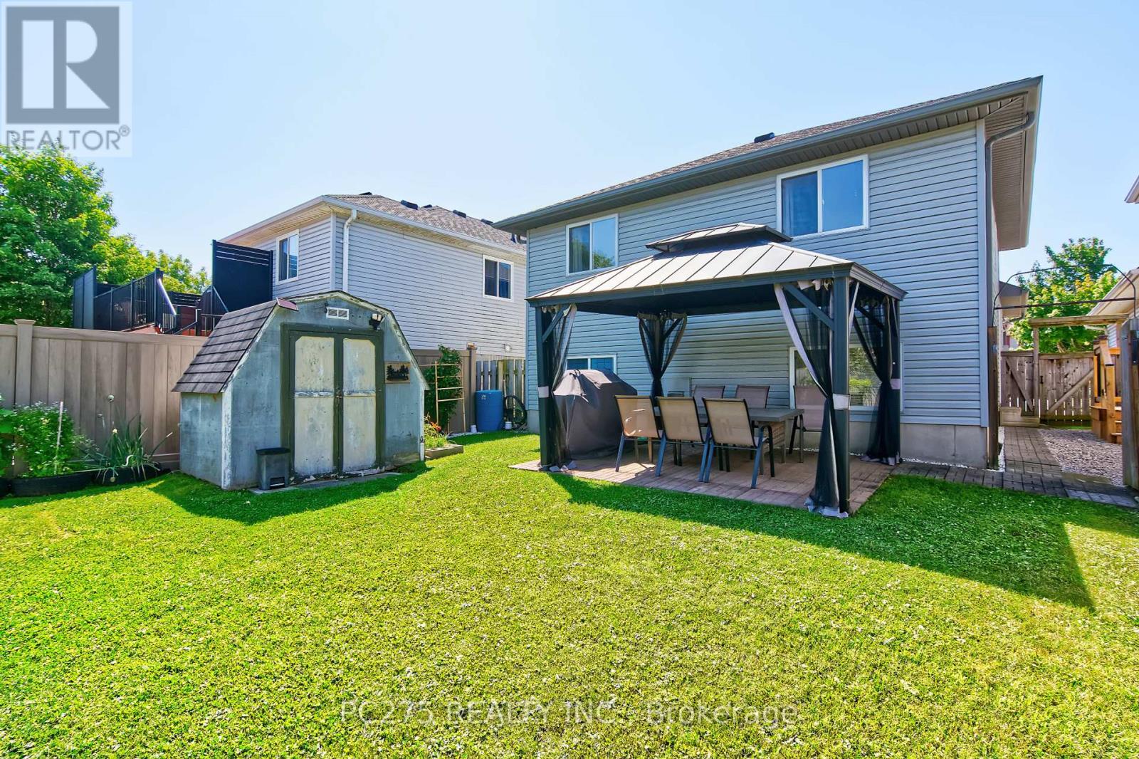 Photo 6 of 402 Chestnut Street, St Thomas ON