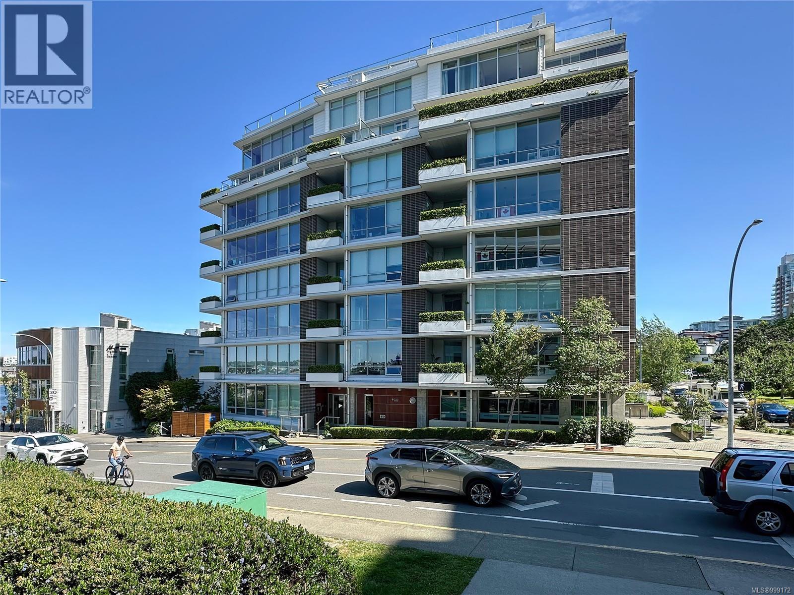 Photo 16 of 305 399 Tyee Rd, Victoria BC