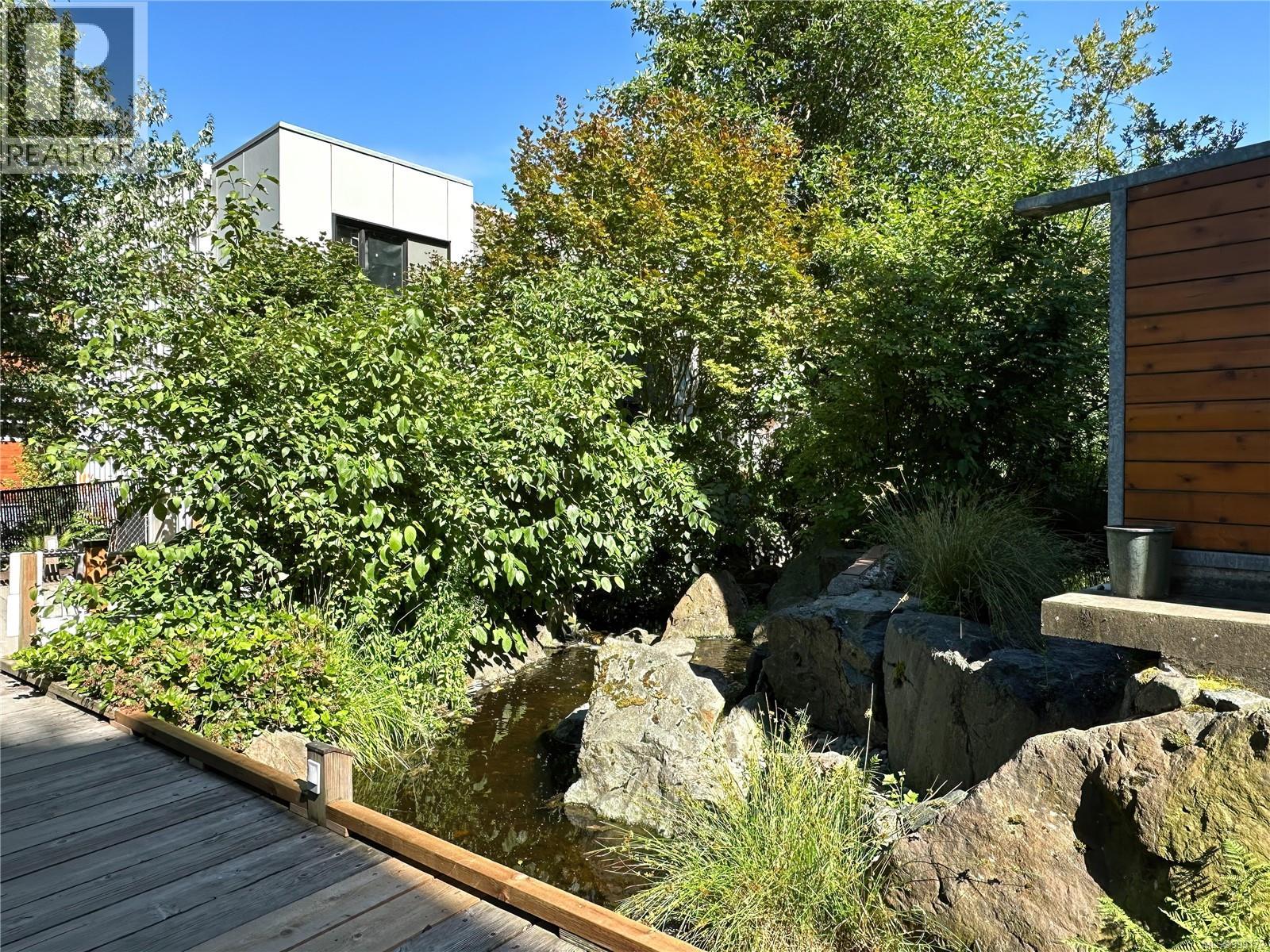 Photo 30 of 305 399 Tyee Rd, Victoria BC
