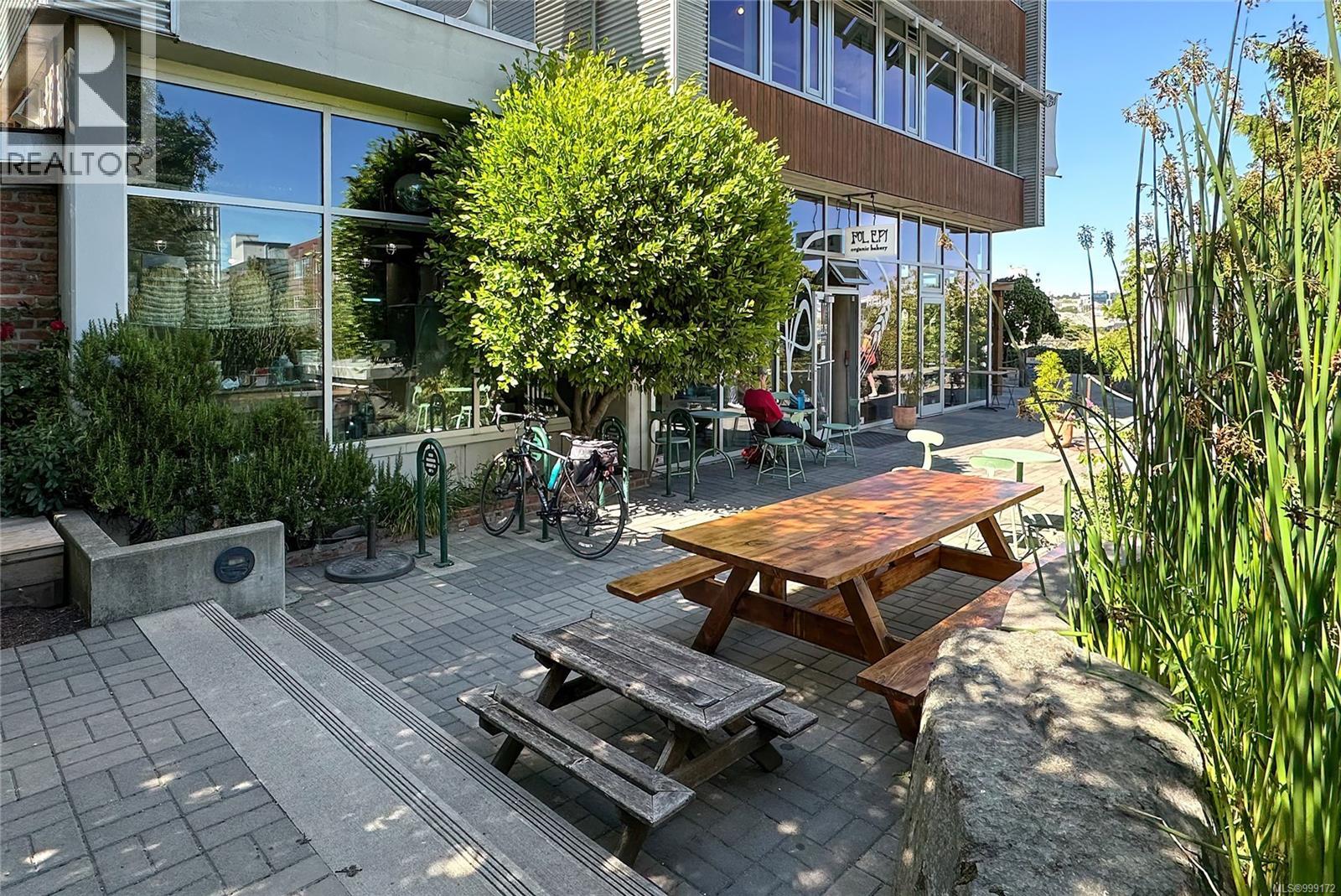 Photo 12 of 305 399 Tyee Rd, Victoria BC