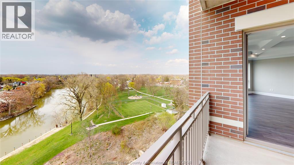 Photo 11 of 121 King Street Unit 607, Chatham ON
